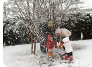 giocare con la neve al nido di casterno